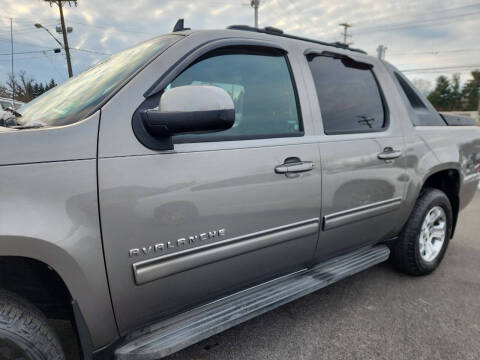 2012 Chevrolet Avalanche LS