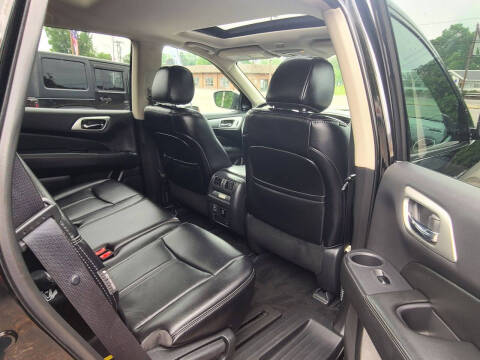 2018 Nissan Pathfinder SL