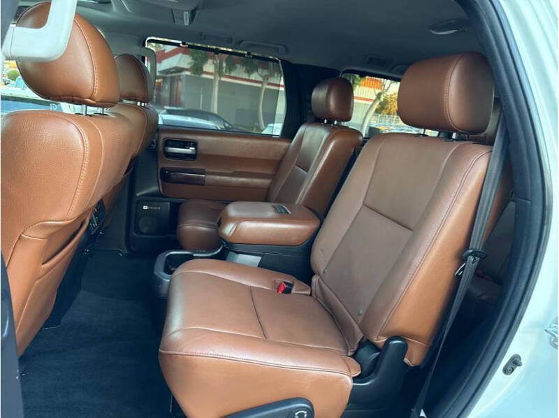 2016 Toyota Sequoia Platinum