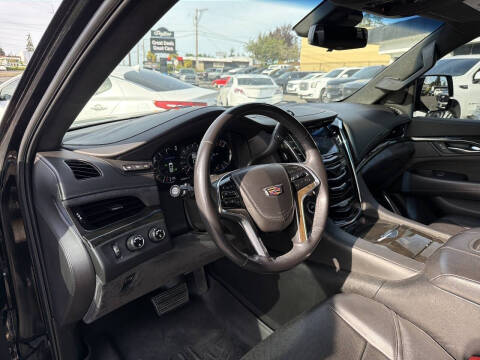 2018 Cadillac Escalade Platinum