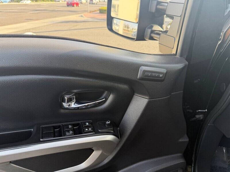 2016 Nissan Titan XD SL