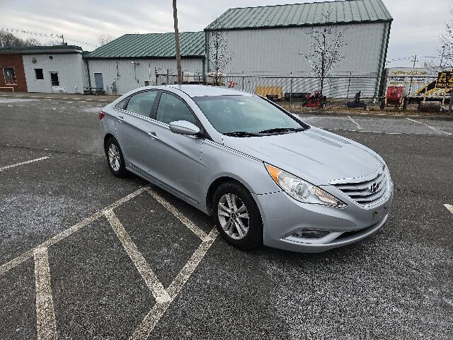 2013 Hyundai Sonata GLS's photo
