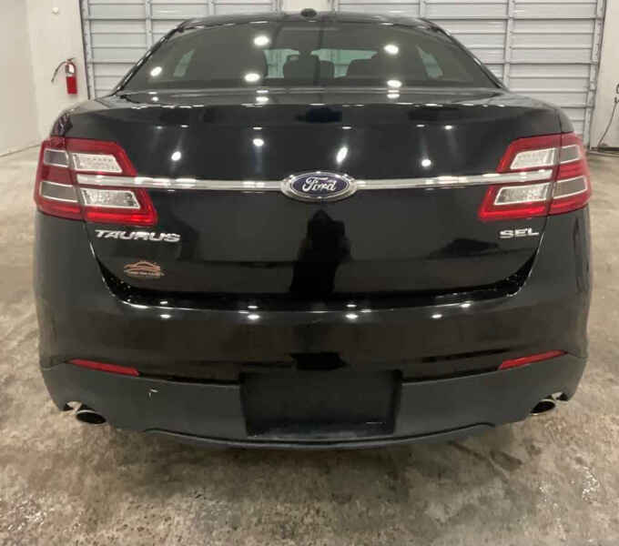 2016 Ford Taurus SEL