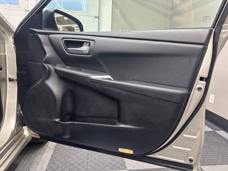 2015 Toyota Camry SE