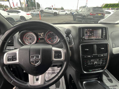 2016 Dodge Grand Caravan R/T