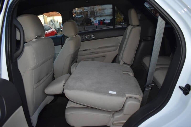 2014 Ford Explorer Base photo 49