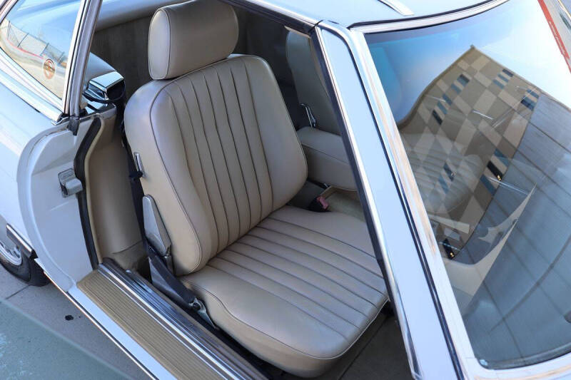 1988 Mercedes-Benz 560-Class 560 SL