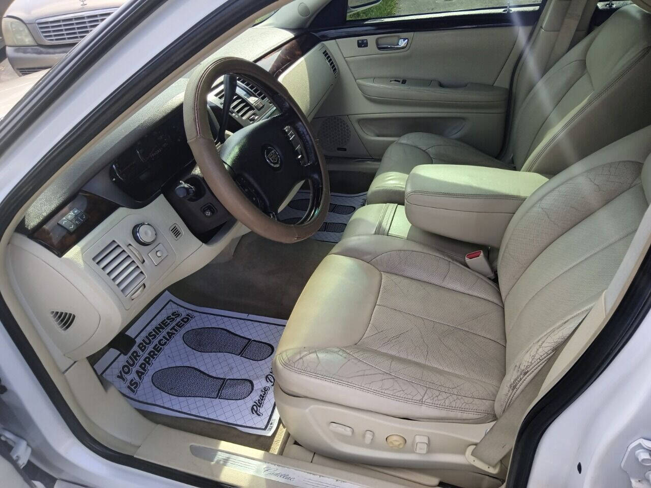 2008 CADILLAC DTS Sedan - $4,950