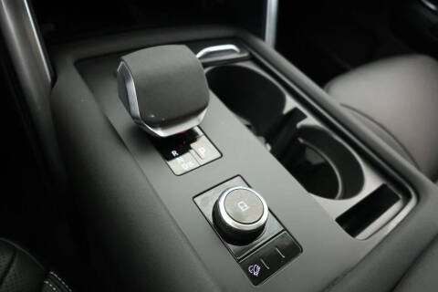 2024 Land Rover Discovery P300 S