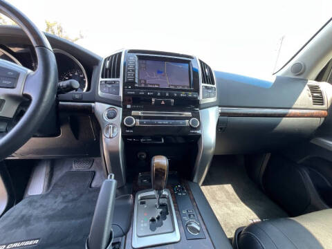 2013 Toyota Land Cruiser