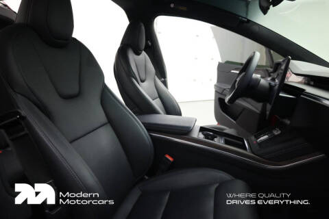 2023 Tesla Model X Standard Range