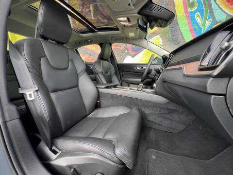 2023 Volvo S60 B5 Ultimate Bright Theme