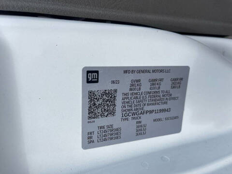 2023 Chevrolet Express 2500