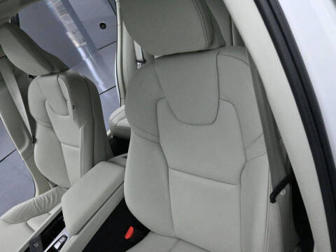 2025 Volvo S60 B5 Plus