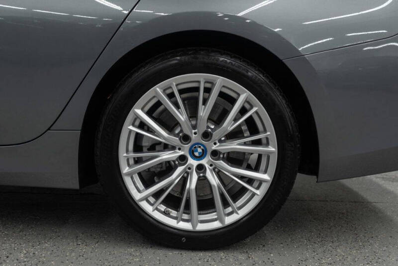 2024 BMW 3 Series 330e xDrive