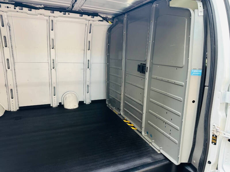 2021 Chevrolet Express 2500