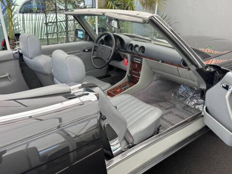 1987 Mercedes-Benz 560-Class 560 SL