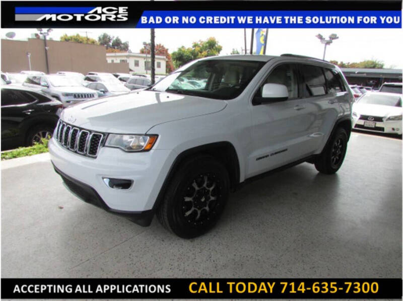 2017 Jeep Grand Cherokee Laredo E's photo