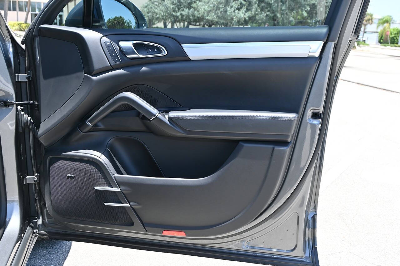 2018 Porsche Cayenne 42