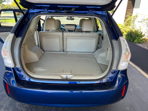 2013 Toyota Prius v Five