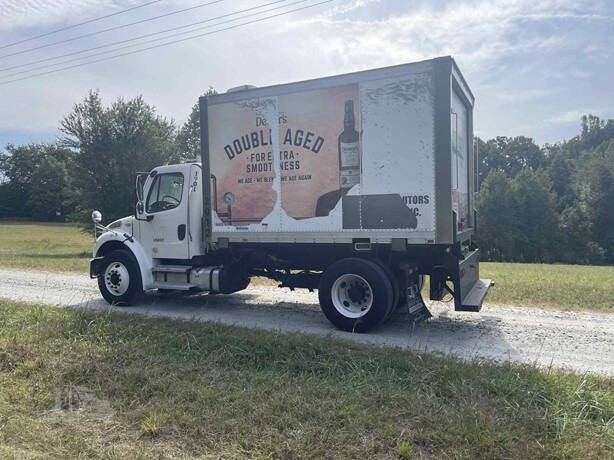 2019 Freightliner M2 106