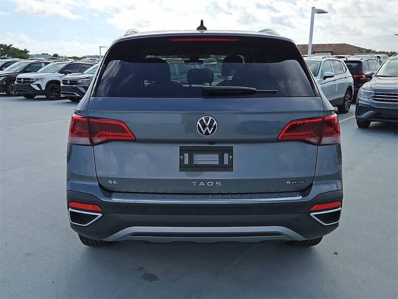 2024 Volkswagen Taos SE 4Motion