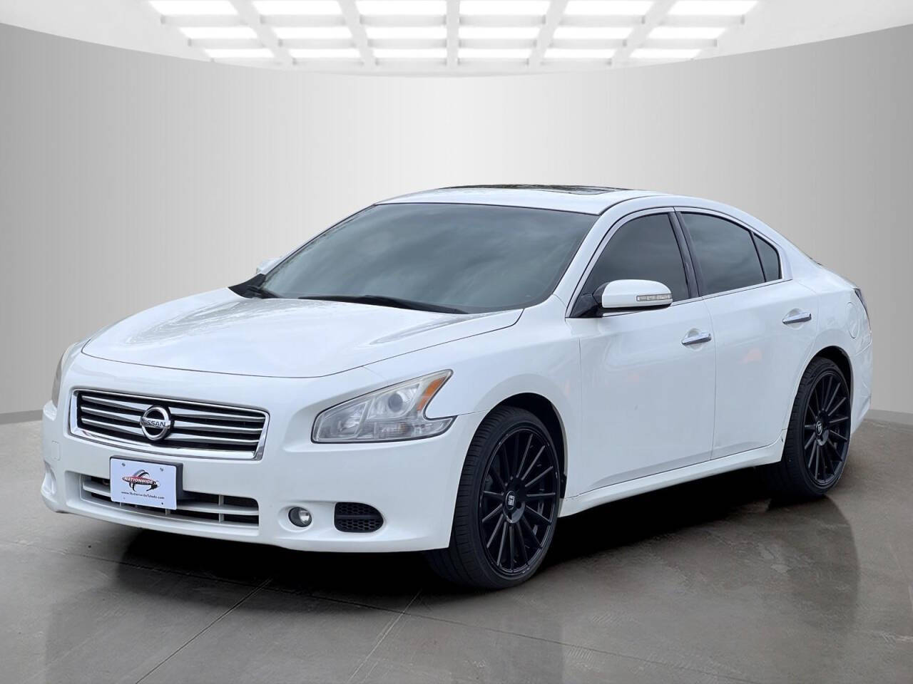 2014 Nissan Maxima for sale at Used Cars Toledo in Oregon, OH