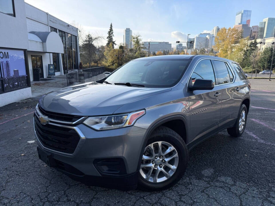 2021 Chevrolet Traverse LS's photo