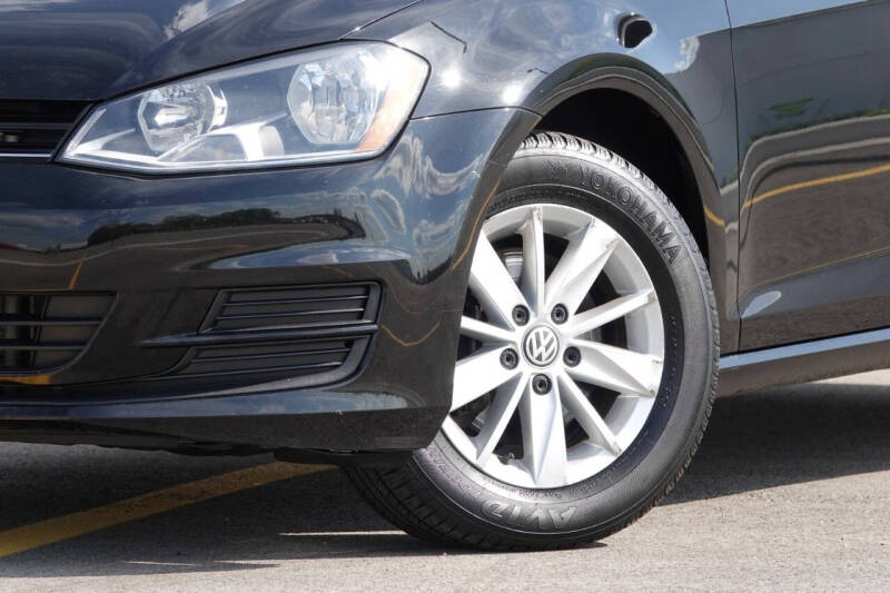 2016 Volkswagen Golf TSI S