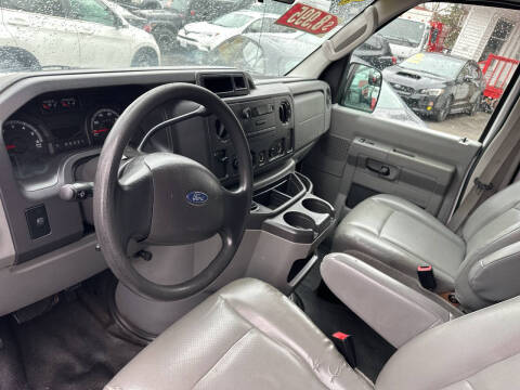 2010 Ford E-Series E-250