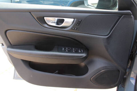 2024 Volvo S60 B5 Plus Dark Theme