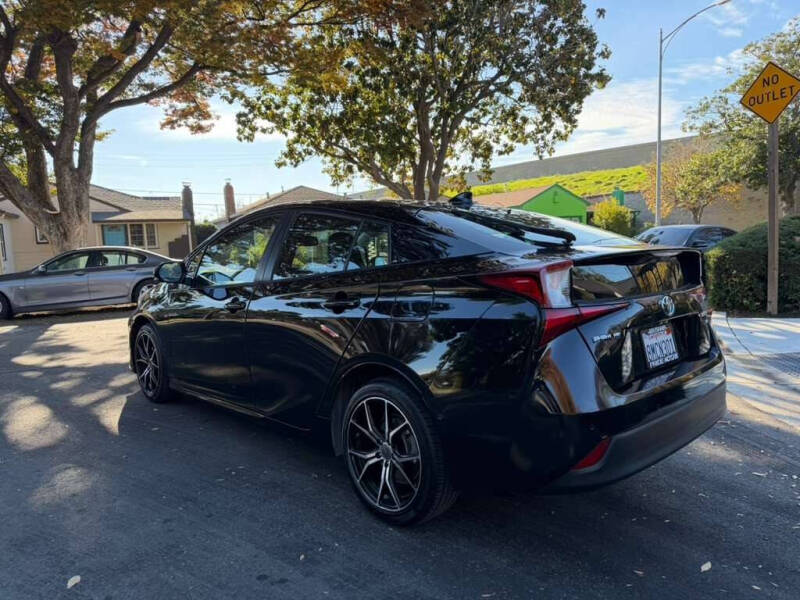 2019 Toyota Prius XLE