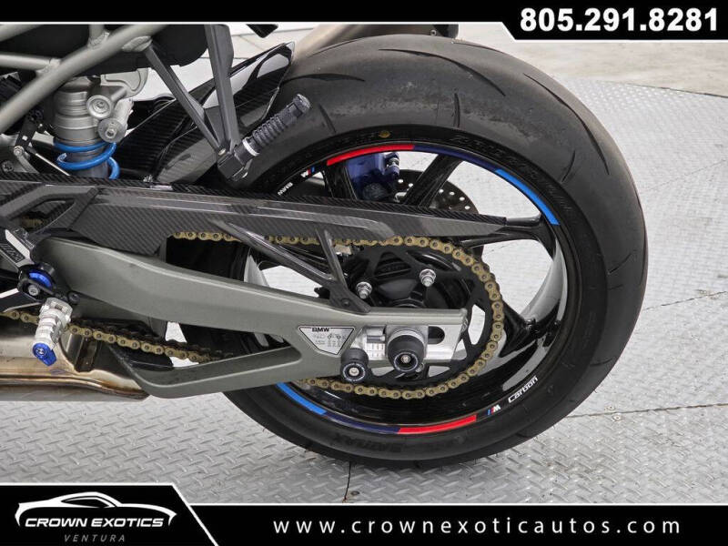 2025 BMW M 1000 R