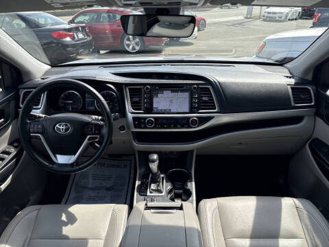 2017 Toyota Highlander XLE