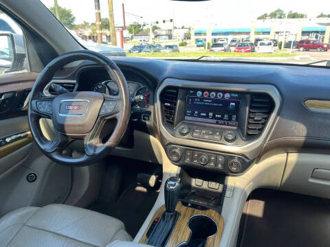 2017 GMC Acadia Denali