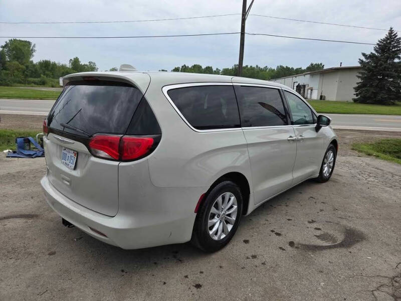 2017 Chrysler Pacifica Touring