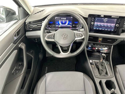 2025 Volkswagen Jetta SE