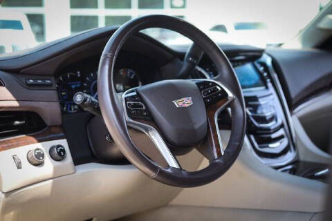 2017 Cadillac Escalade Luxury