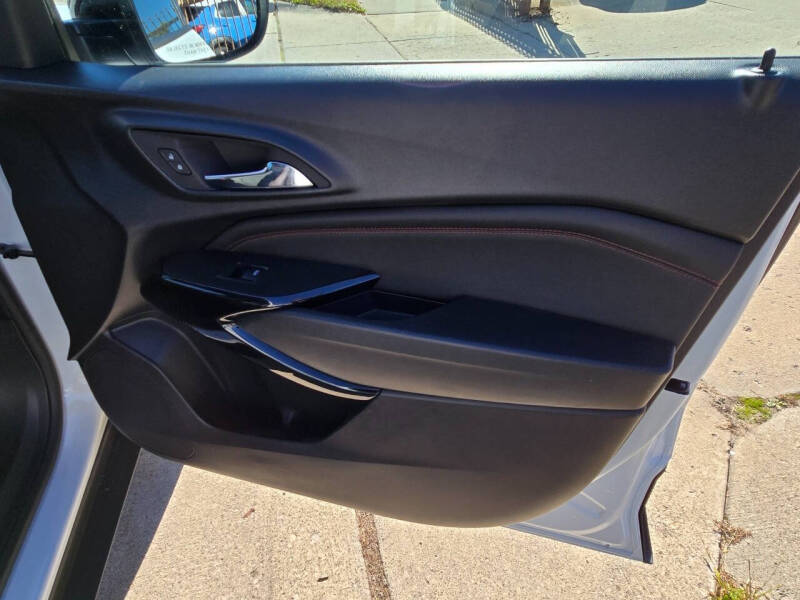 2025 Chevrolet Trax RS