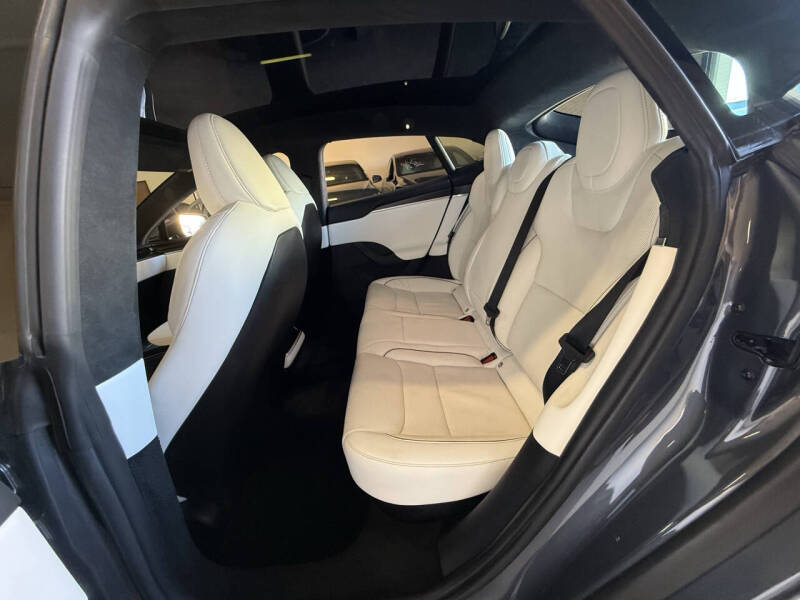 2022 Tesla Model S Plaid