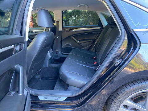 2017 Volkswagen Passat 1.8T R-Line