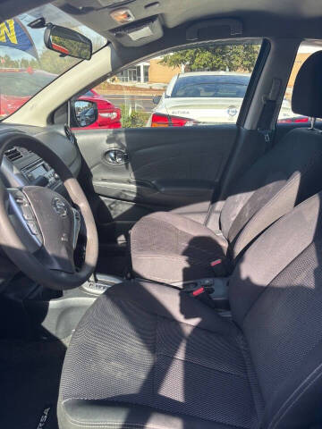 2016 Nissan Versa 1.6 SV