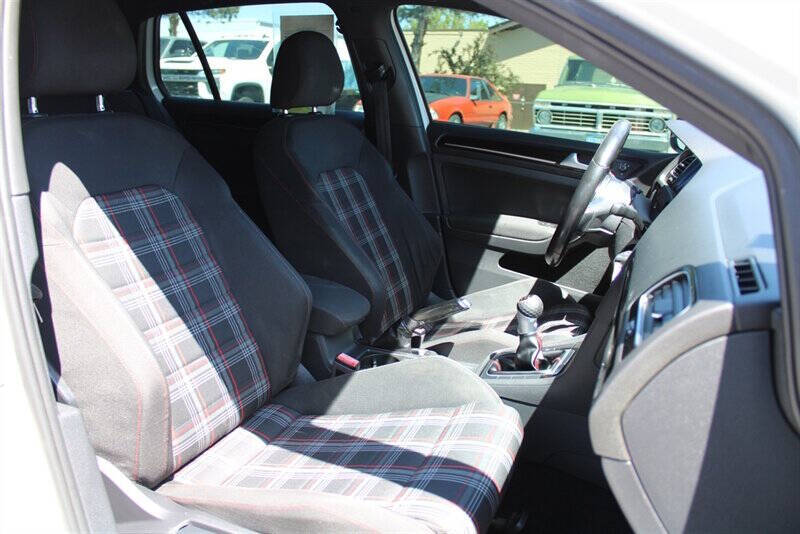 2017 Volkswagen Golf GTI S