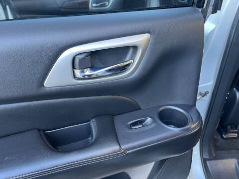 2014 Nissan Pathfinder SL