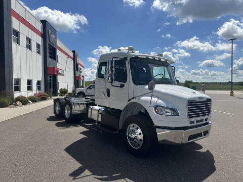 2015 Freightliner M2 106