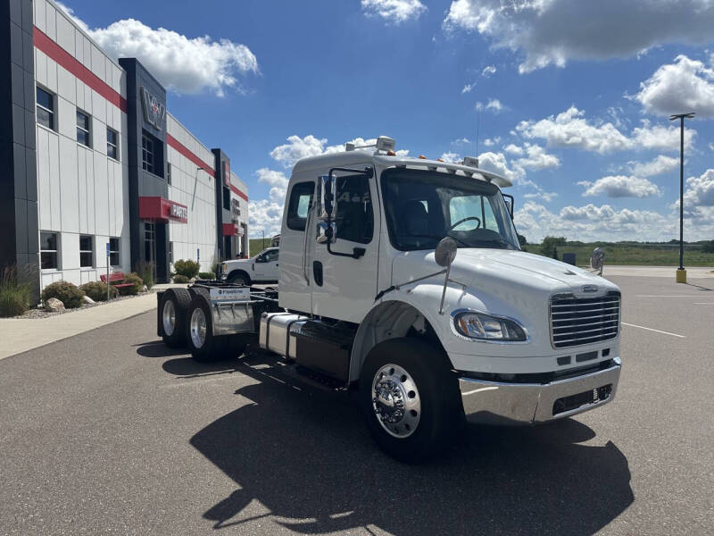2015 Freightliner M2 106