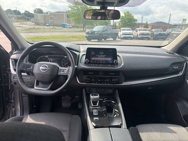 2025 Nissan Rogue SV