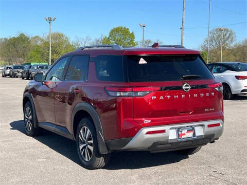 2025 Nissan Pathfinder SL