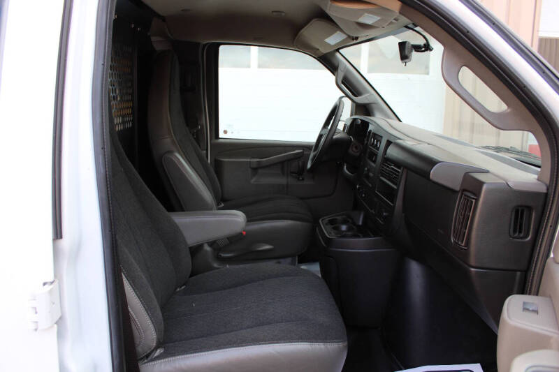 2023 GMC Savana 2500