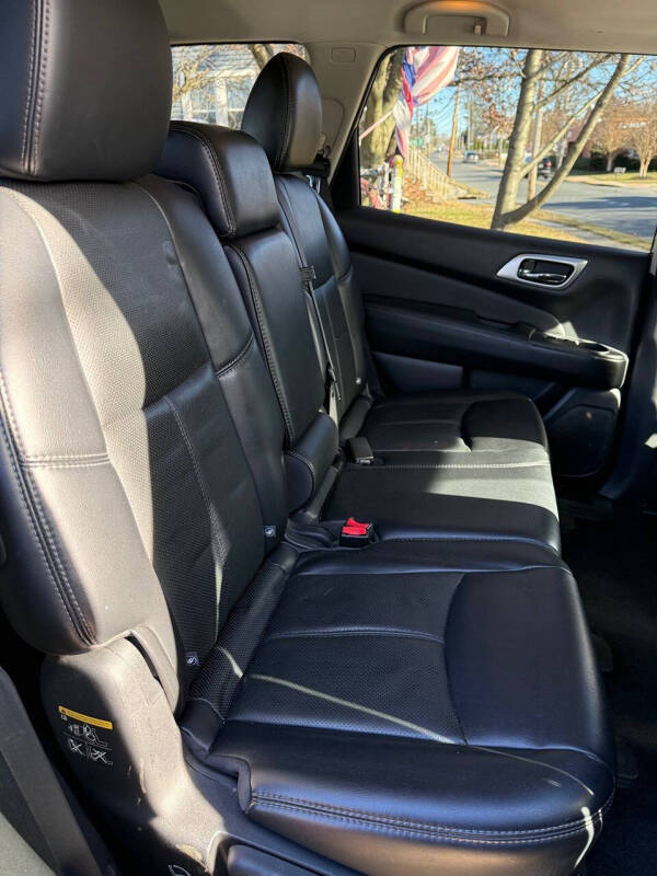 2017 Nissan Pathfinder Platinum